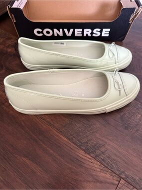 Converse Women's Mint Green Slip-On Ballet Flats size 8.5